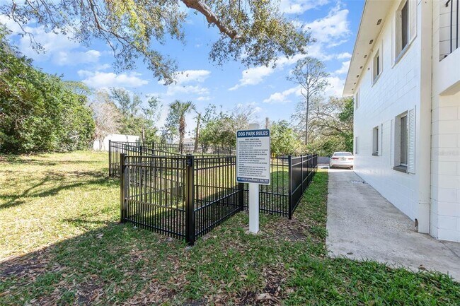 Building Photo - 2000 15th Ct NW