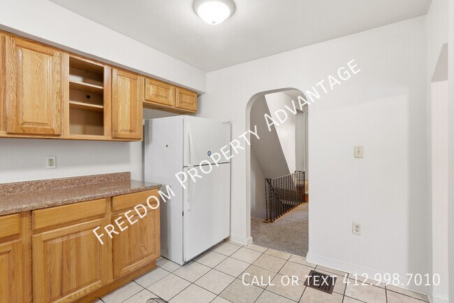 Building Photo - 703 Excelsior St