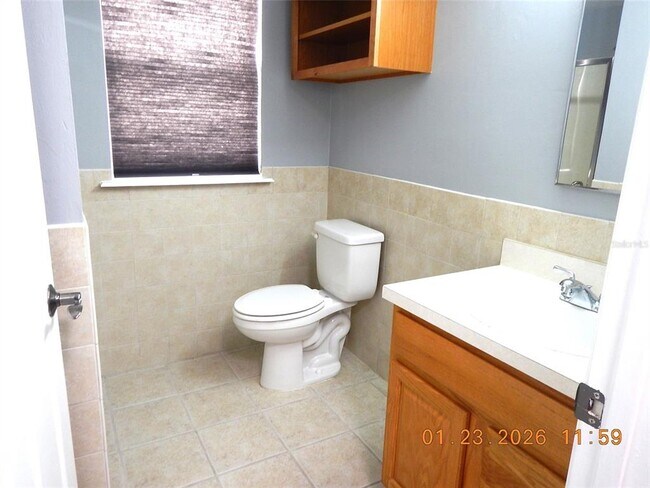 Building Photo - 1220 SW 1st Ave