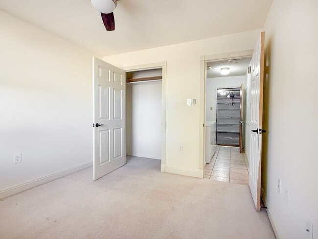 Building Photo - Roomy 5 Bedroom Home with Solar Panels