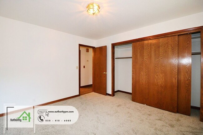 Building Photo - 15714 Middletown Park Dr