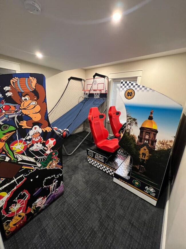 Building Photo - 1112 N St Peter St