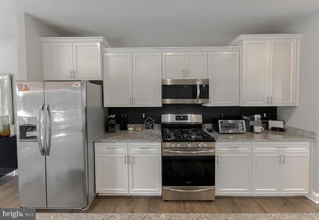 Building Photo - 23810 Myrtle Glen Way