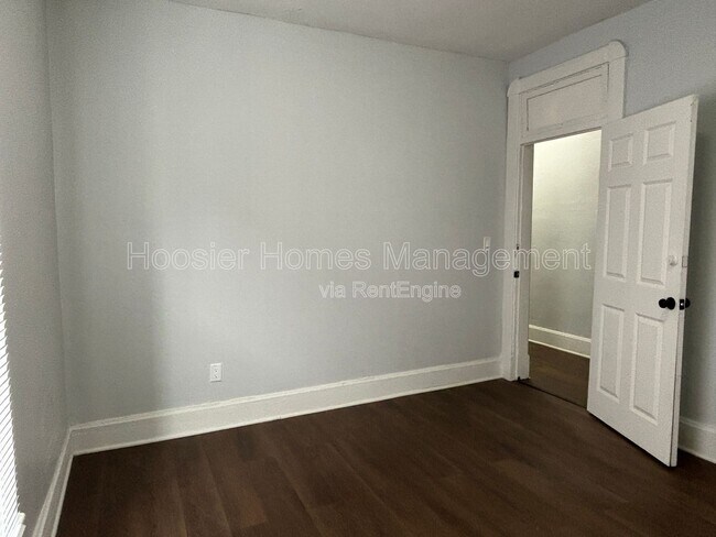 Building Photo - 330 N Arsenal Ave