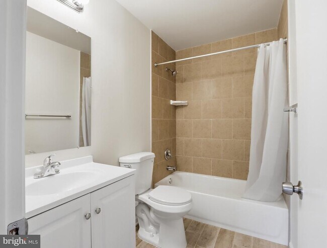 Building Photo - 7203 Rutherford Green Cir