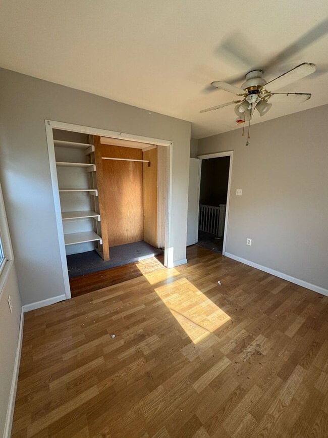 Building Photo - Spacious 3 Bedroom House with 1 bath for R...
