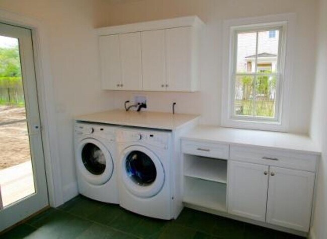 Building Photo - 23 Gansett Ln