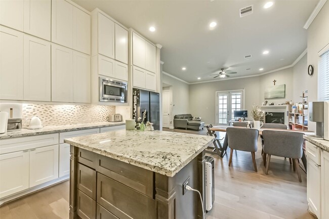 Building Photo - 10914 Brookeshire Chase Ln