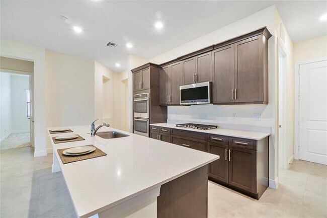 Building Photo - 11785 Waterway Cir