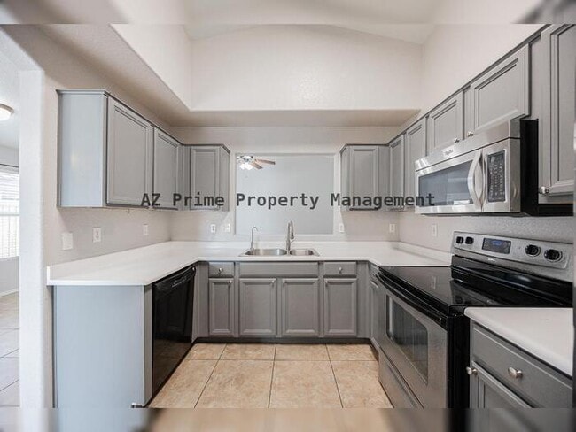 Building Photo - 5014 W Ponderosa Ln