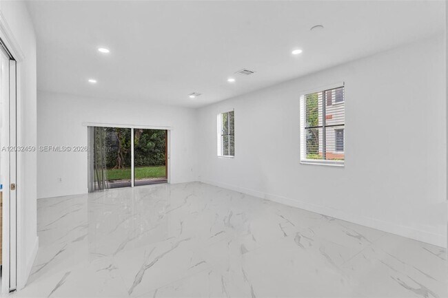 Building Photo - 17337 NW 7th Ave