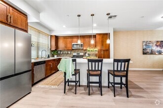 Building Photo - 664 Colorado Cir