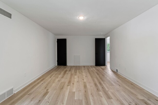Building Photo - READY FOR MOVE IN! Don't miss this STUNNING, FULLY RENOVATED 3 bedroom in McKeesport!