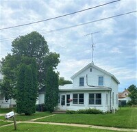 Building Photo - 5 bedroom single family home in great Vill...