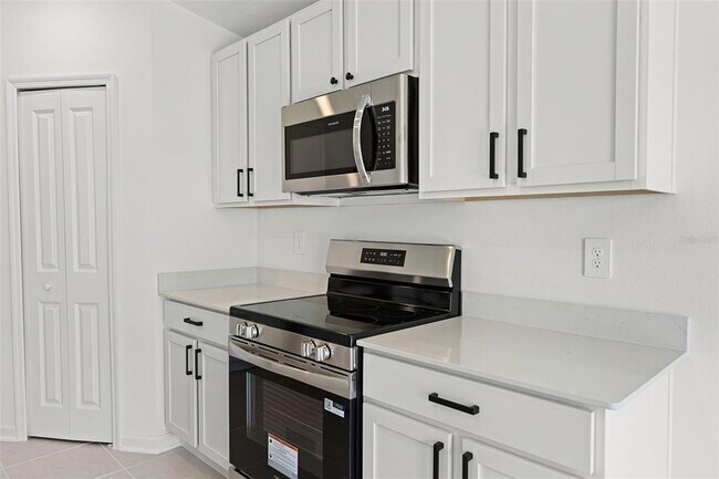 Building Photo - 1993 Sarah St