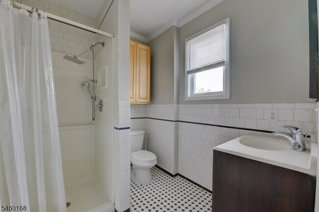 Building Photo - 410 Talmadge Avenue