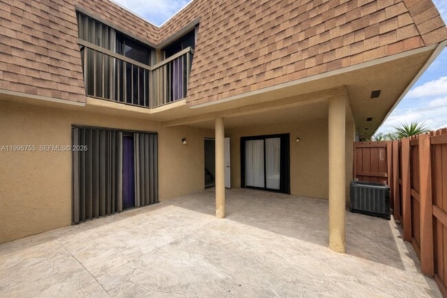 Building Photo - 2455 W 67th Pl