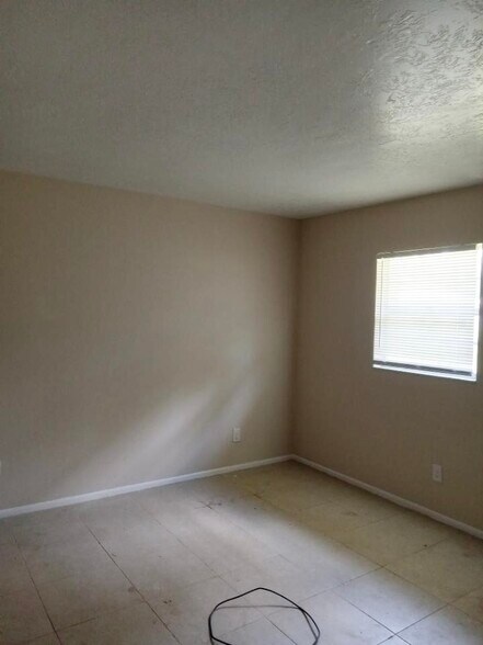 Building Photo - 5230 SE 31st St