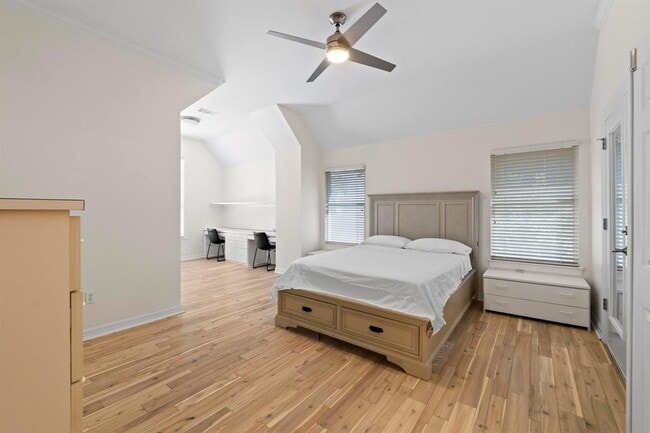 Building Photo - 3203 Tom Green St