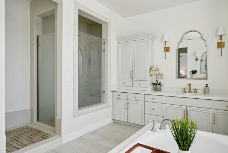 Building Photo - 2070 Katnich Ln