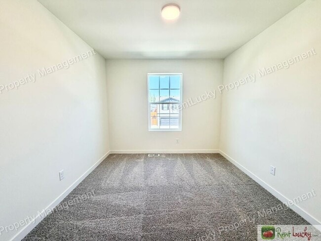 Building Photo - 17056 127th St E
