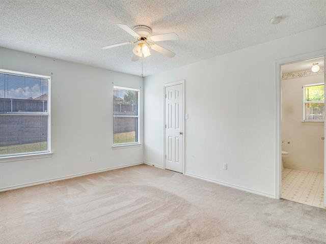 Building Photo - 10820 Edgewater Dr