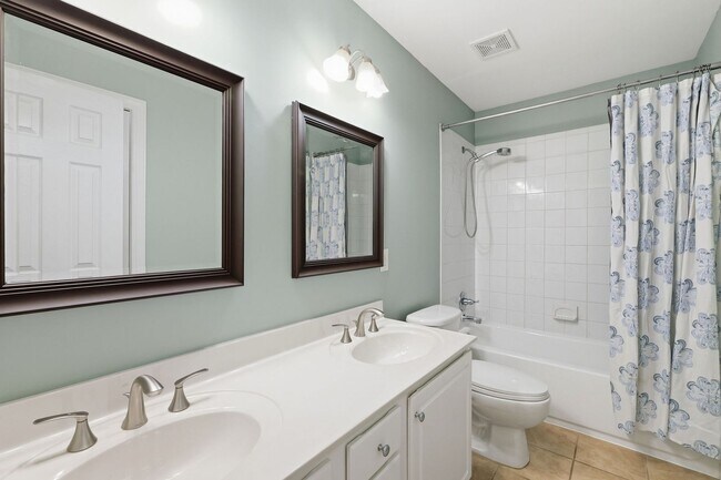 Building Photo - Gorgeous and Spacious 5 Bedroom Home, Cul-de-sac lot, Vaulted Ceilings, Large Backyard, Stunning ...