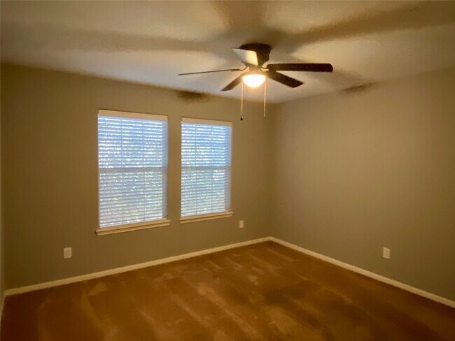 Building Photo - 2827 Mustang Hill Ln