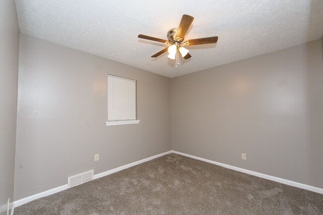 Building Photo - REMODELED BRICK & VINYL RANCH WAITING FOR ...