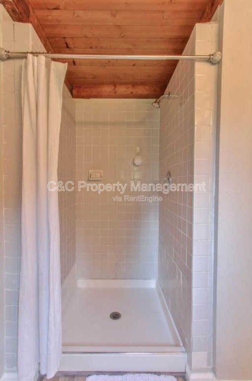 Building Photo - 1420 Munras Ave