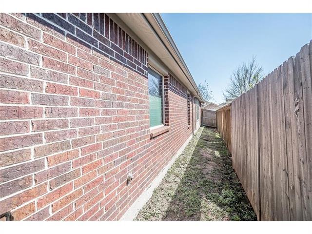 Building Photo - 1405 Nightingale Dr