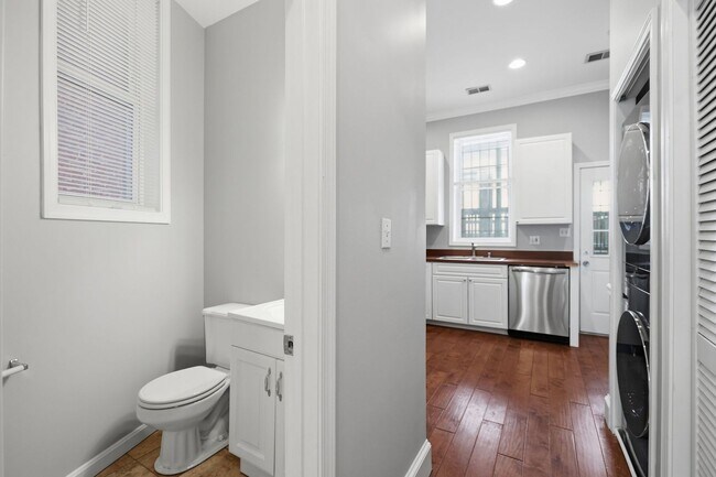 Building Photo - 58 Quincy Pl NE