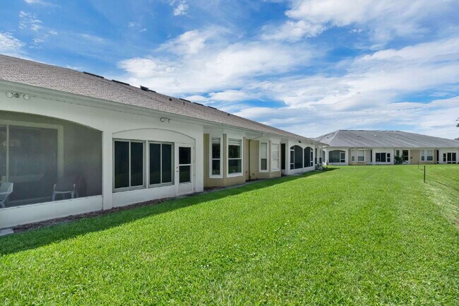 Building Photo - Spacious 3-Bedroom townhome in Kissimmee – Available Now!