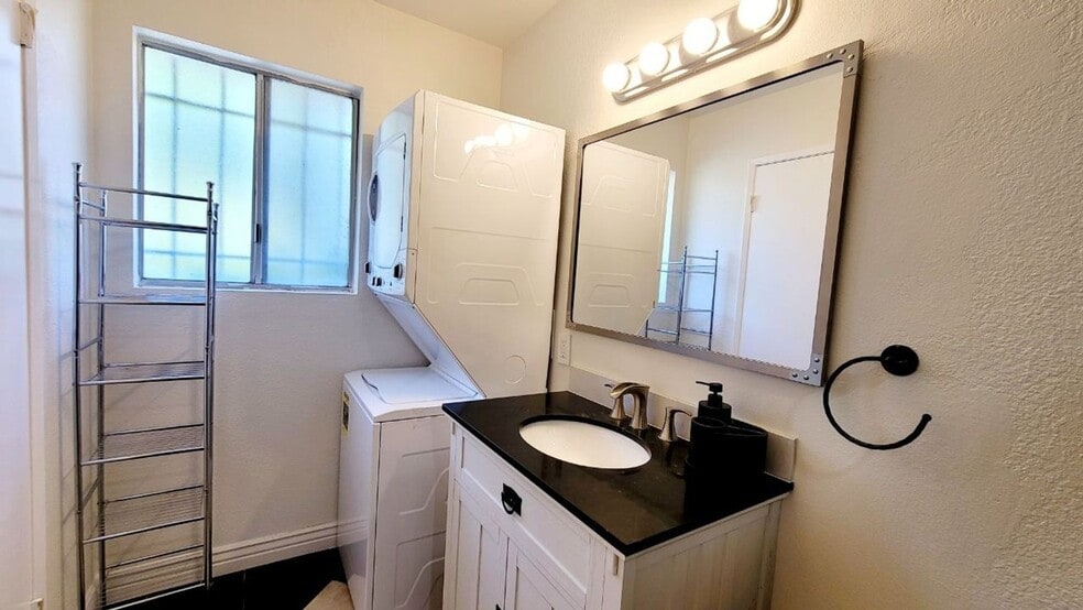 Building Photo - 548 Taylor St