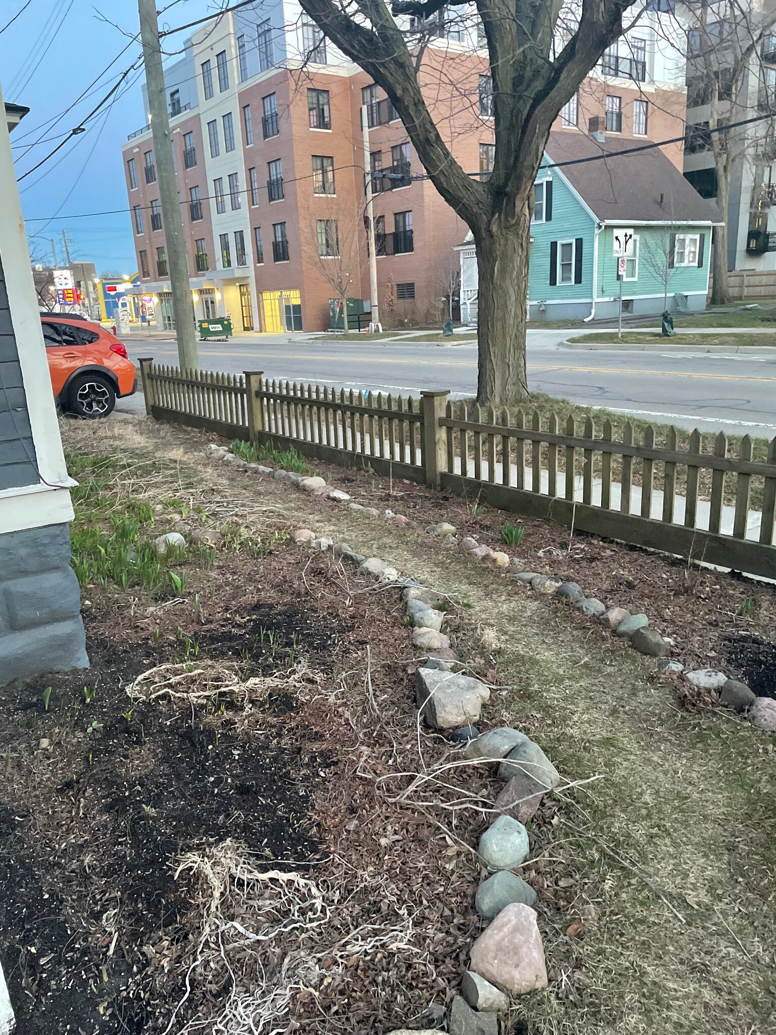 Building Photo - 563 S Ashley St