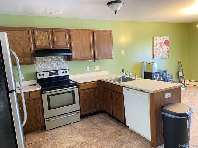 Building Photo - 38 Edmunds Ln