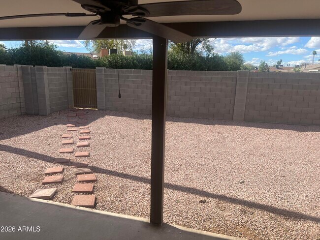 Building Photo - 5406 S Hazelton Ln