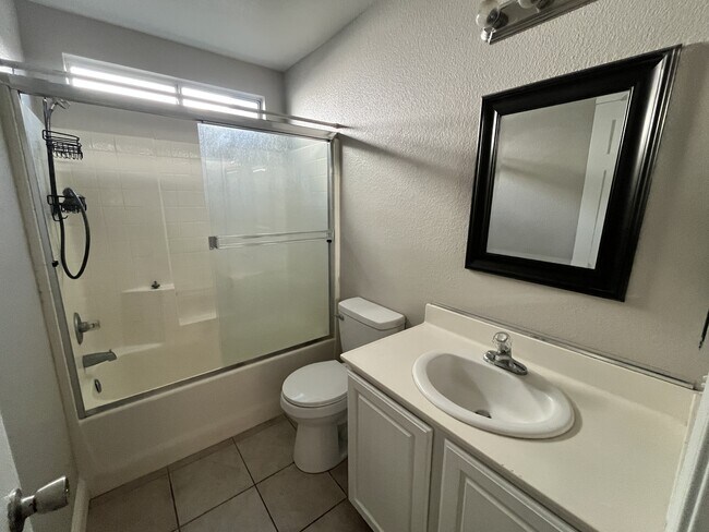 Building Photo - 1134 Kestrel Dr