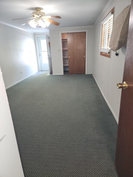 Building Photo - 5365 Van Buren Bay Ct