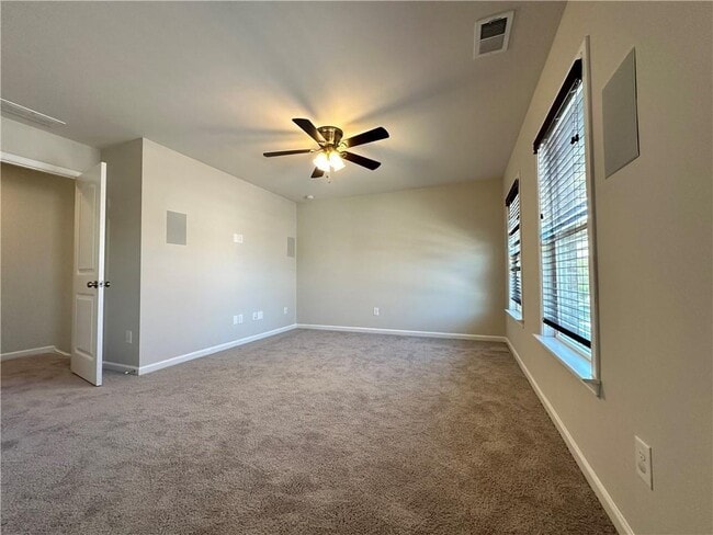 Building Photo - 3253 Cavendish Ct NE