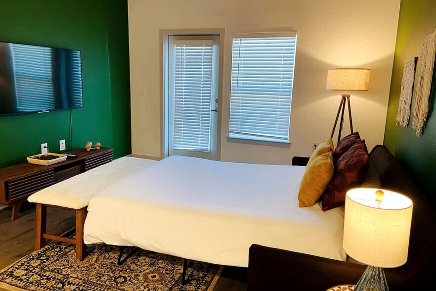 Building Photo - 14533 Star Water Rd