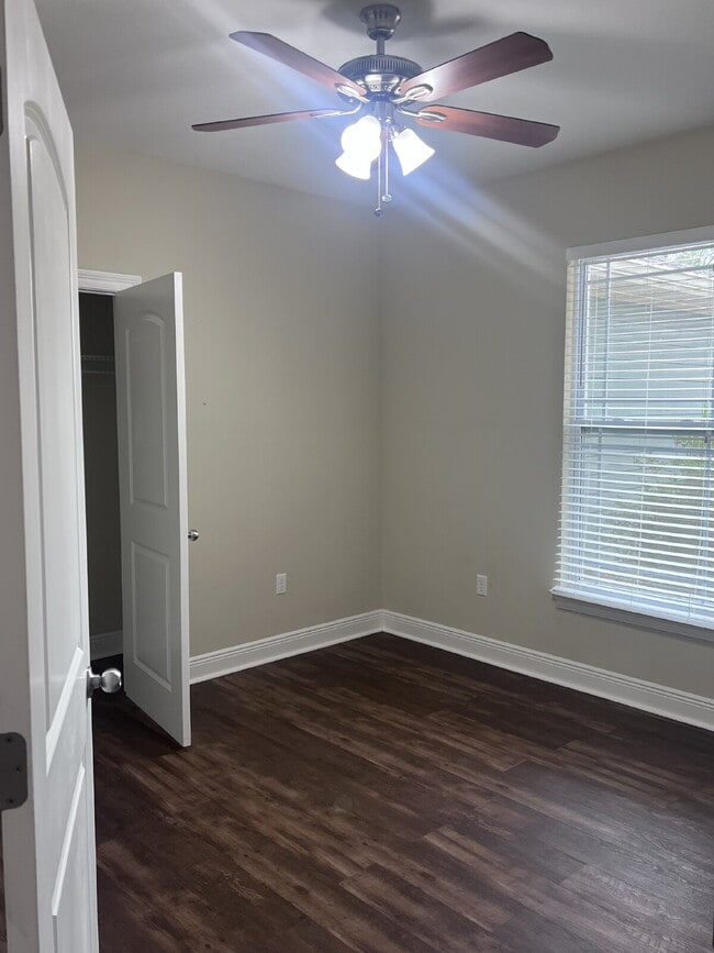 Building Photo - 6882 Brocado Ct