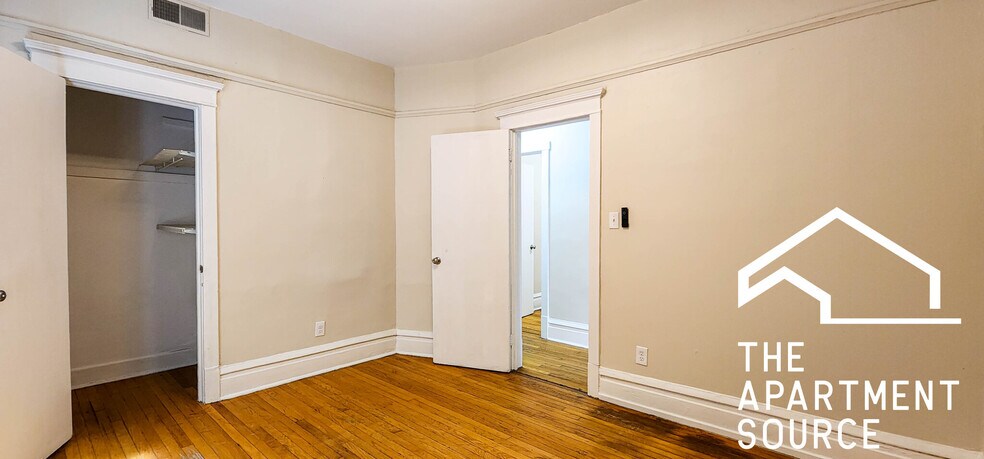 Building Photo - 4311 N Sheridan Rd