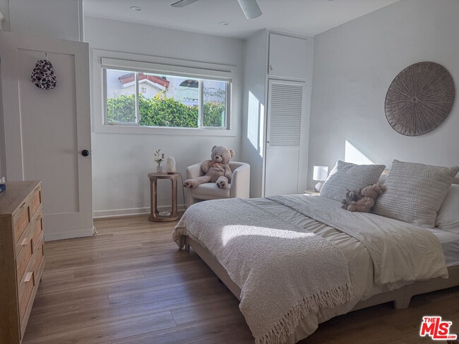 Building Photo - 316 S Wetherly Dr