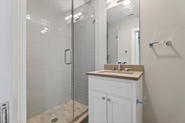 Building Photo - 4905 Camdale Ct