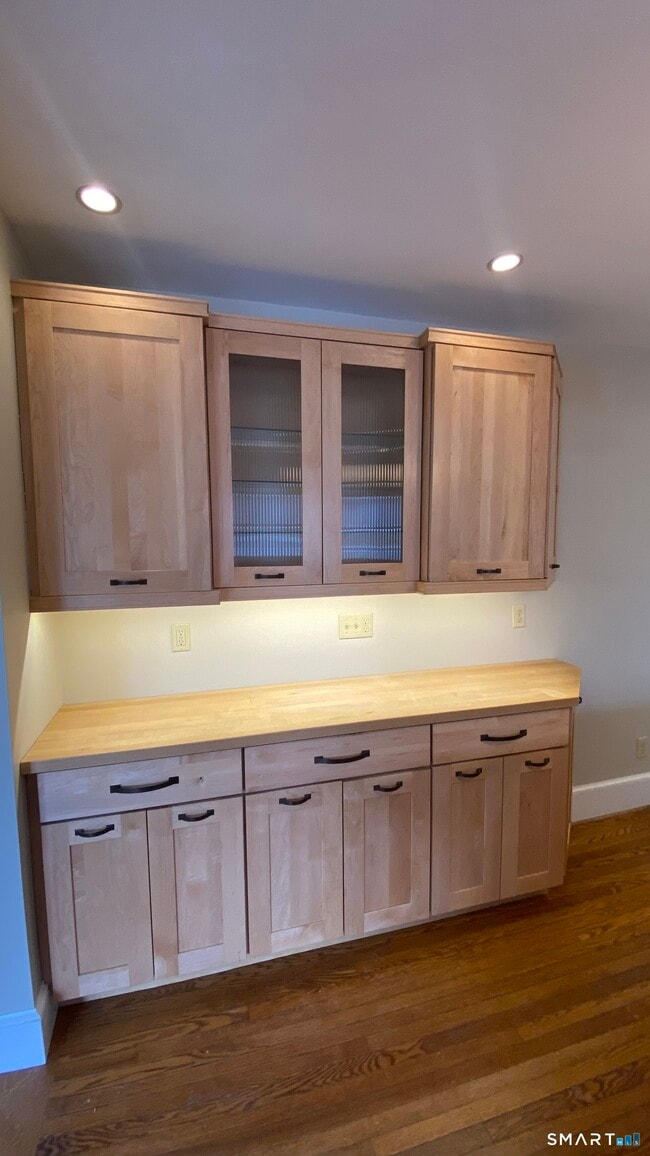 Building Photo - 86 Belleview Ave