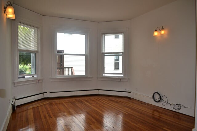 Building Photo - 78 Barnes St