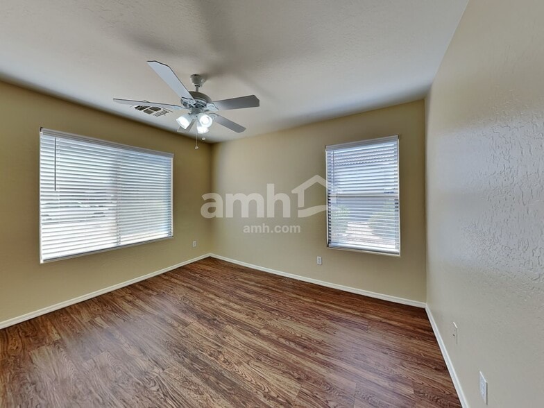 Building Photo - 10406 W Miami St