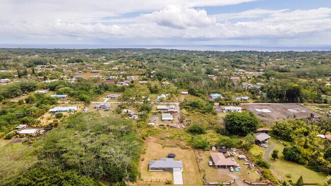 Building Photo - Move-In Ready, 3-Bedroom Fully Furnished Retreat with 3 Bathroom in Keaau Paradise!"