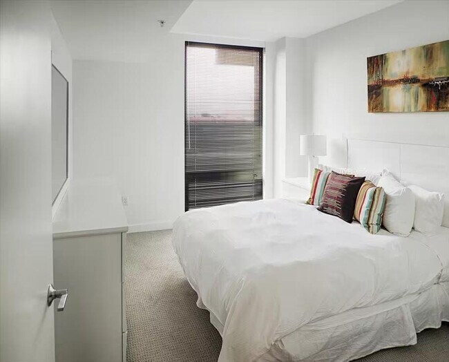 Building Photo - 11911 Freedom Dr